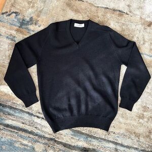 ST. JOHN Black V-Neck Sweater